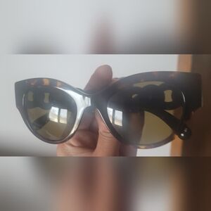 Authentic Versace medusa chain tortoise cat sunglasses